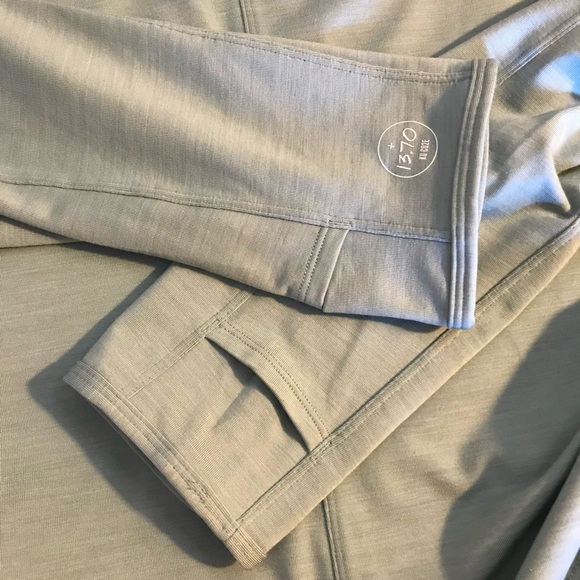 Allbirds Sage Green Quarter-Zip Top NWT - Picture 4 of 11